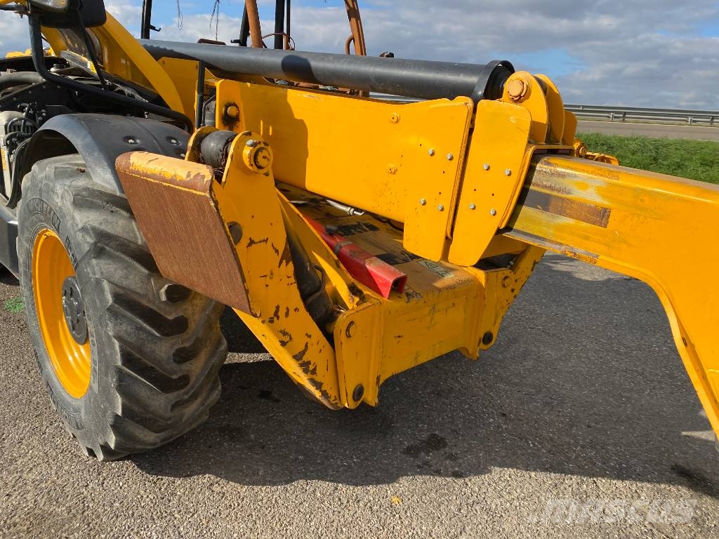 JCB 540-140 -1er Main endommagé Teleskopski utovarivači na kotačima