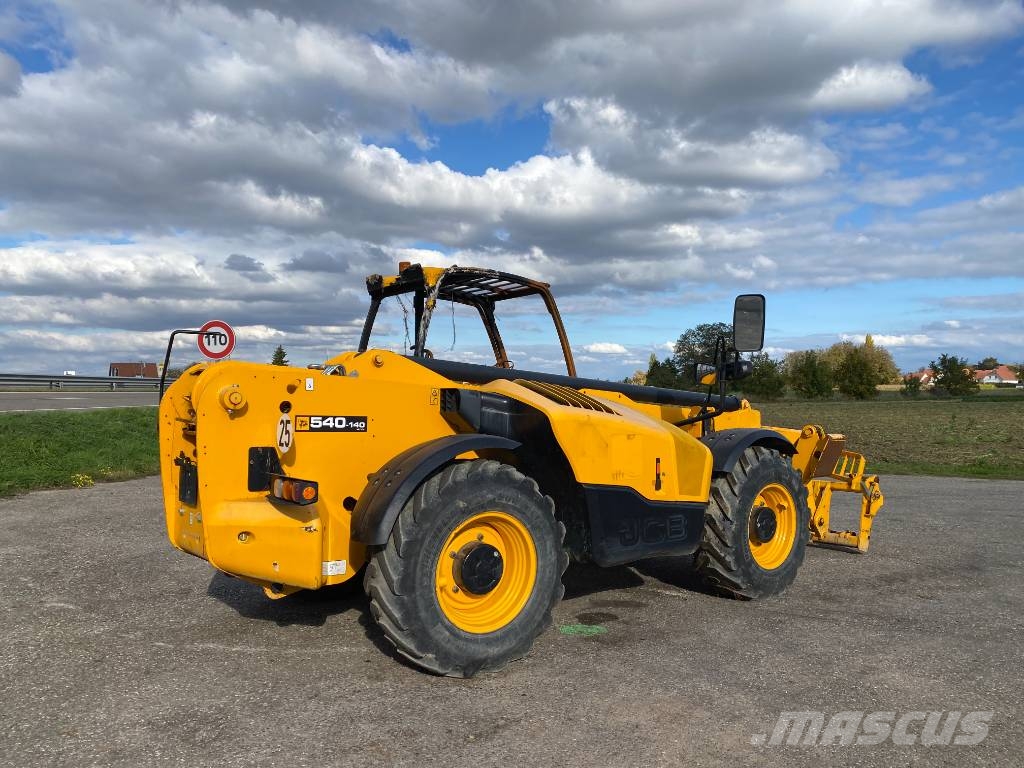 JCB 540-140 -1er Main endommagé Teleskopski utovarivači na kotačima
