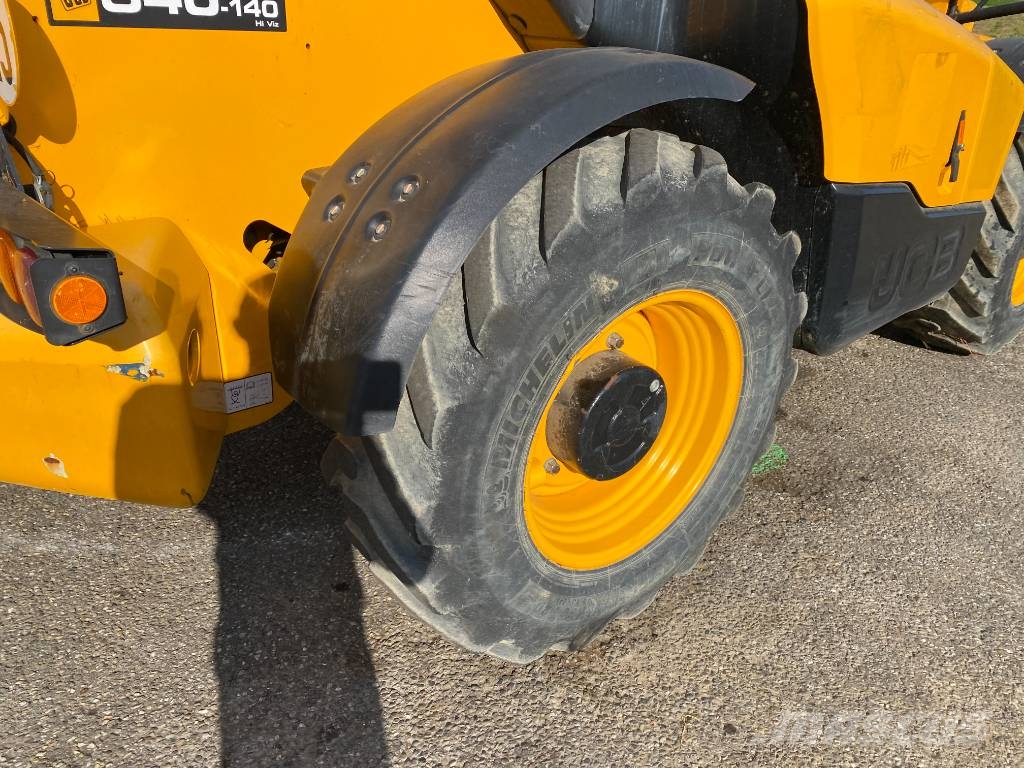 JCB 540-140 -1er Main endommagé Teleskopski utovarivači na kotačima