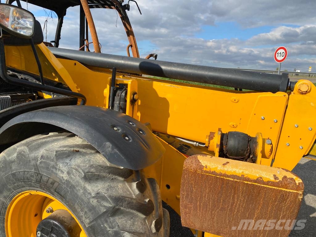 JCB 540-140 -1er Main endommagé Teleskopski utovarivači na kotačima