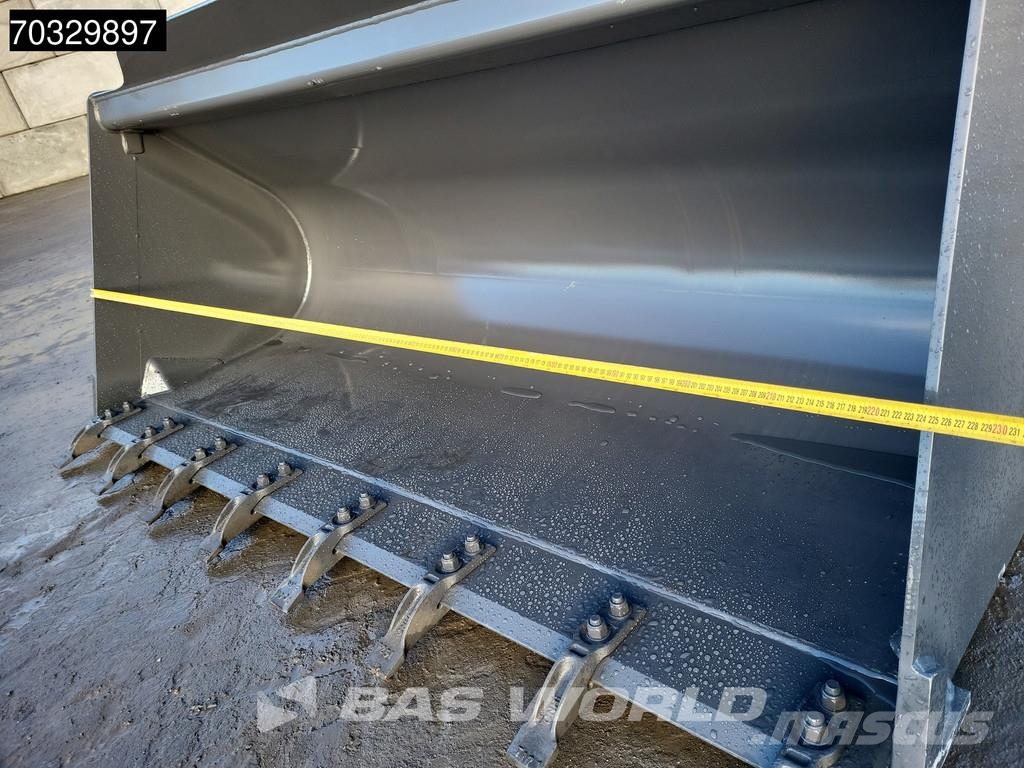 CASE 851 NX A/C - 4WD - Central Pivot Baggerlader