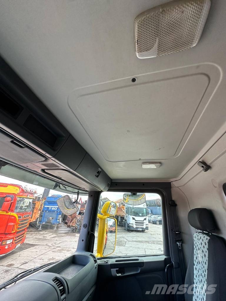 Scania P 340 Camiones bañeras basculantes o volquetes