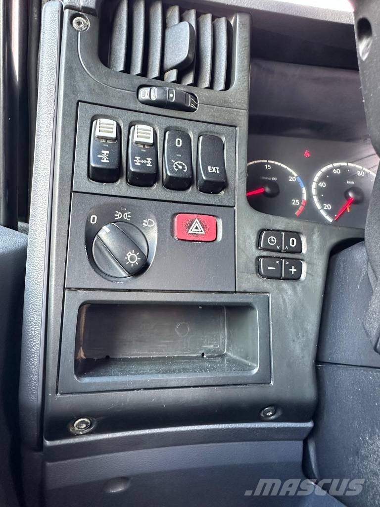 Scania P 340 Camiones bañeras basculantes o volquetes