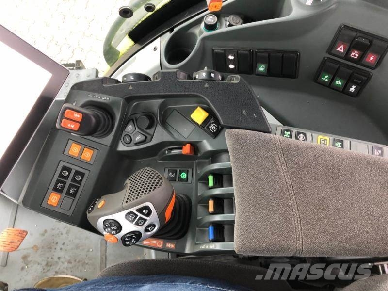 CLAAS AXION 870 Traktoren