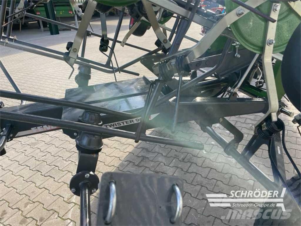 Fendt TWISTER 901 T Rastrilladoras y rastrilladoras giratorias