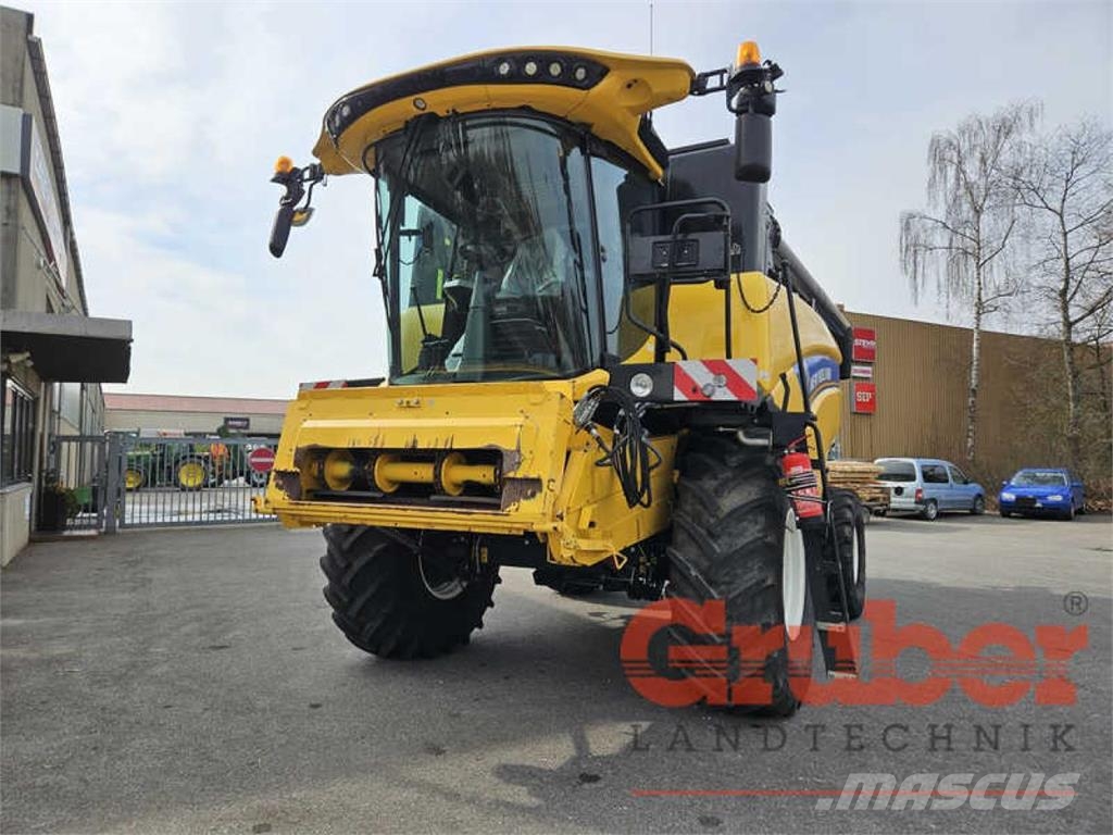 New Holland CX 6.90 حصادات