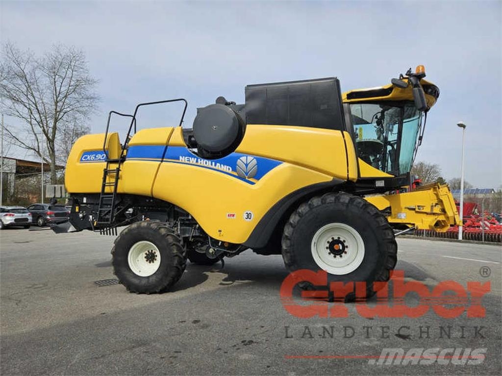 New Holland CX 6.90 حصادات