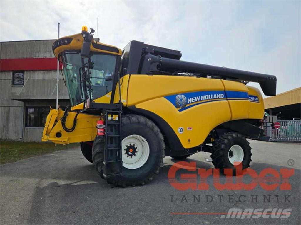 New Holland CX 6.90 حصادات