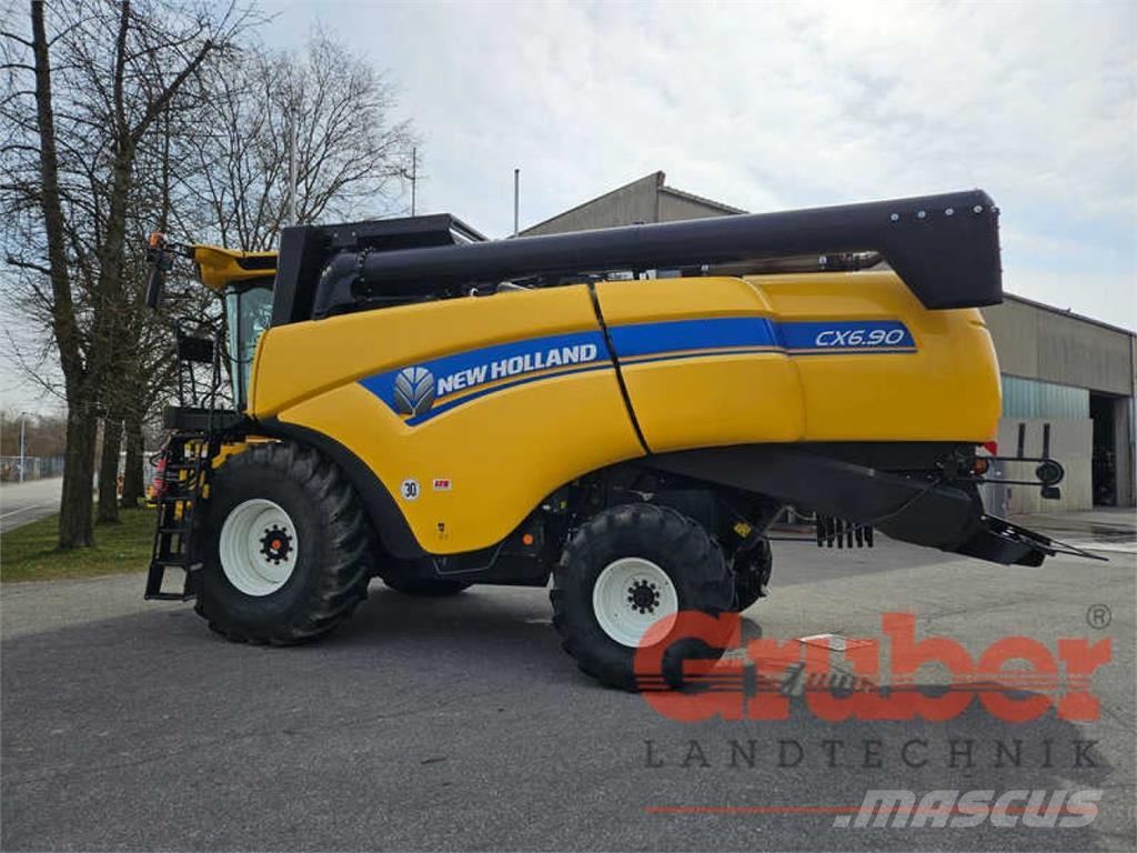 New Holland CX 6.90 حصادات