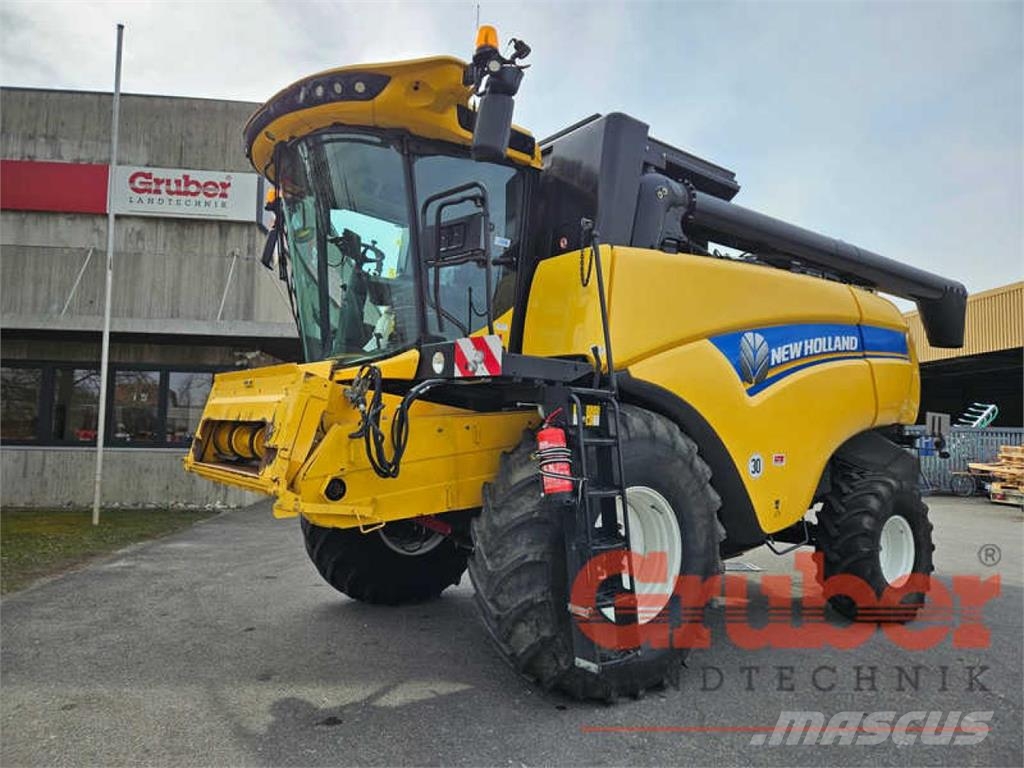New Holland CX 6.90 حصادات