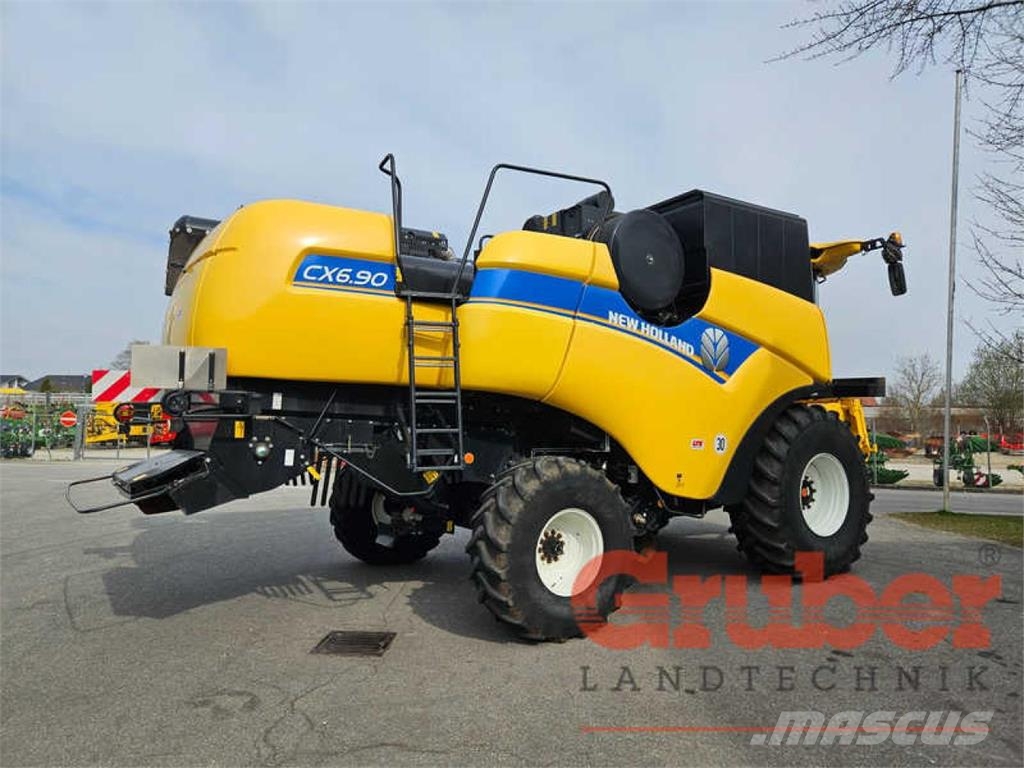 New Holland CX 6.90 حصادات