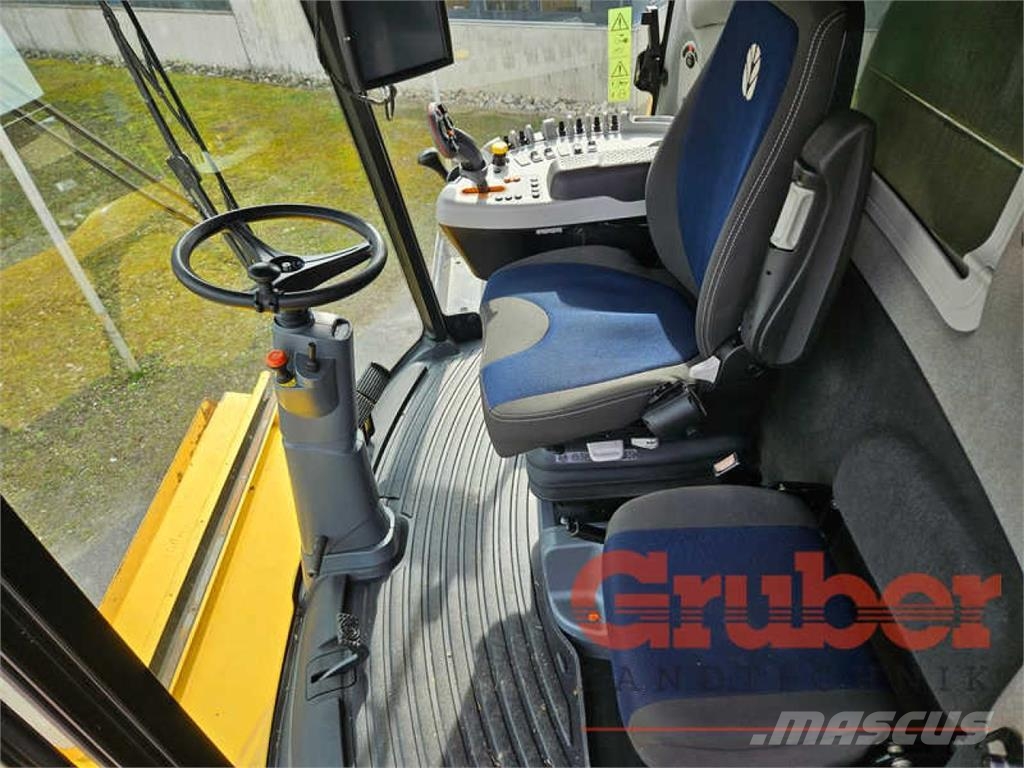 New Holland CX 6.90 حصادات
