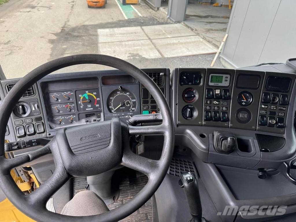 Scania 124 G 8X2 + HIAB 700 E-8 + REMOTE CONTROL Camion con sponde ribaltabili