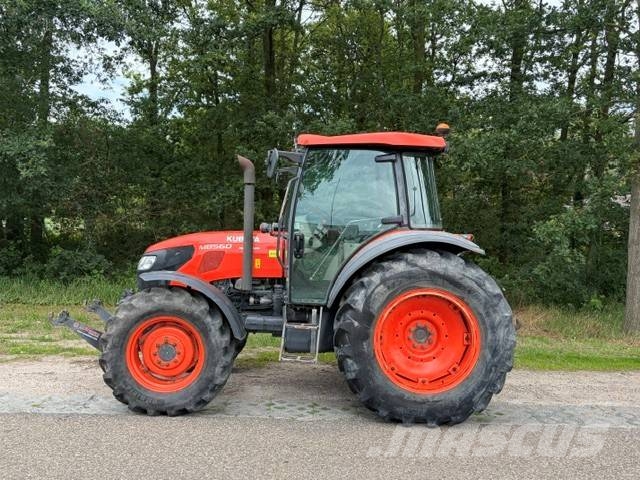 Kubota M 8560 DT Tractors