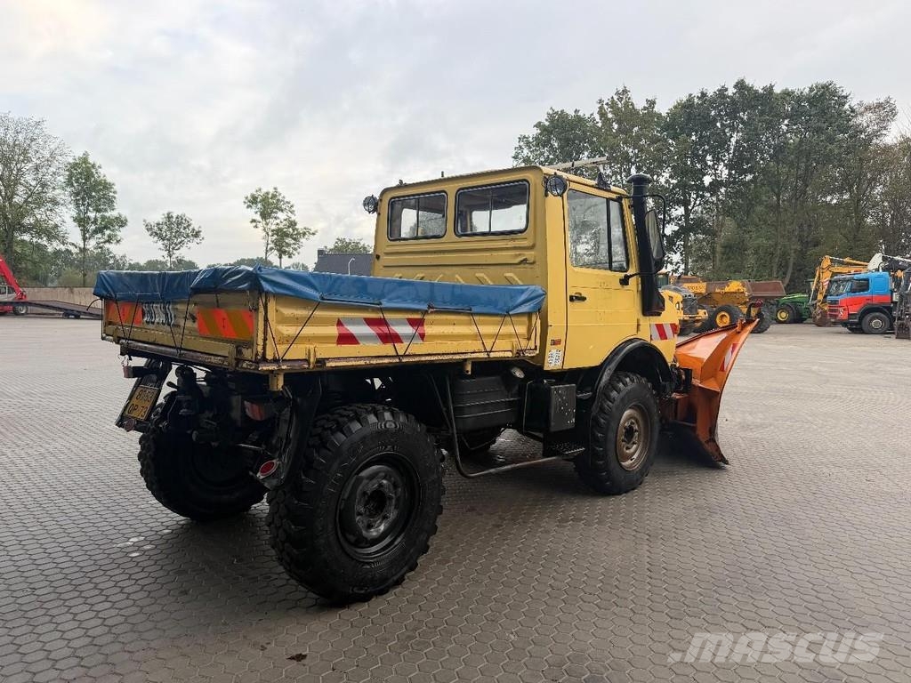 MB Trac Unimog U 1000 3-way tipper - Snow Plow Traktoren
