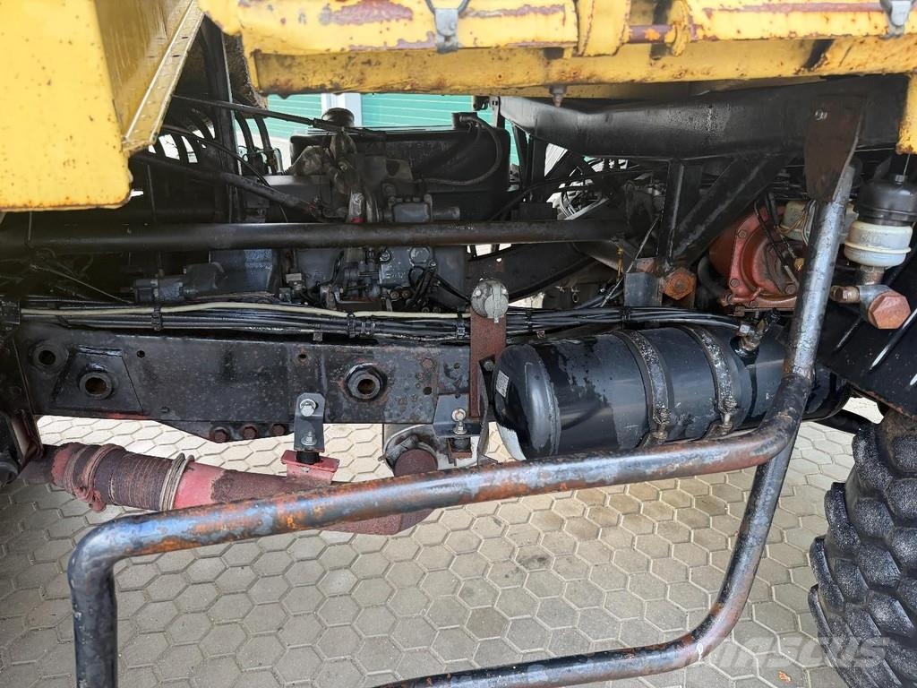 MB Trac Unimog U 1000 3-way tipper - Snow Plow Traktoren