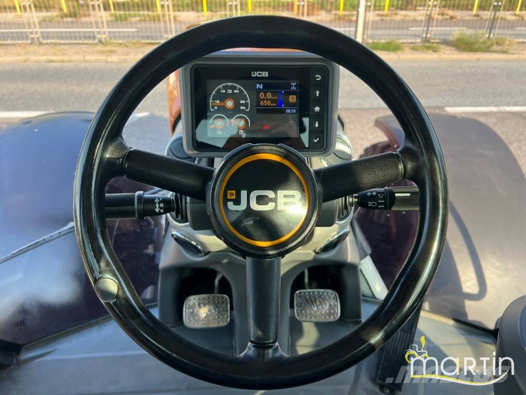 JCB Fastrac 4220 Traktorit