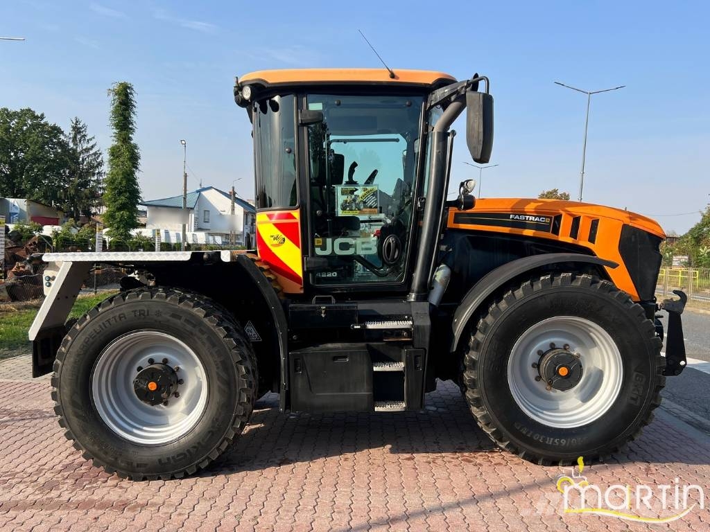 JCB Fastrac 4220 Traktorit