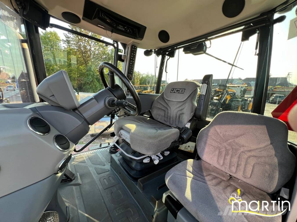 JCB Fastrac 4220 Traktorit