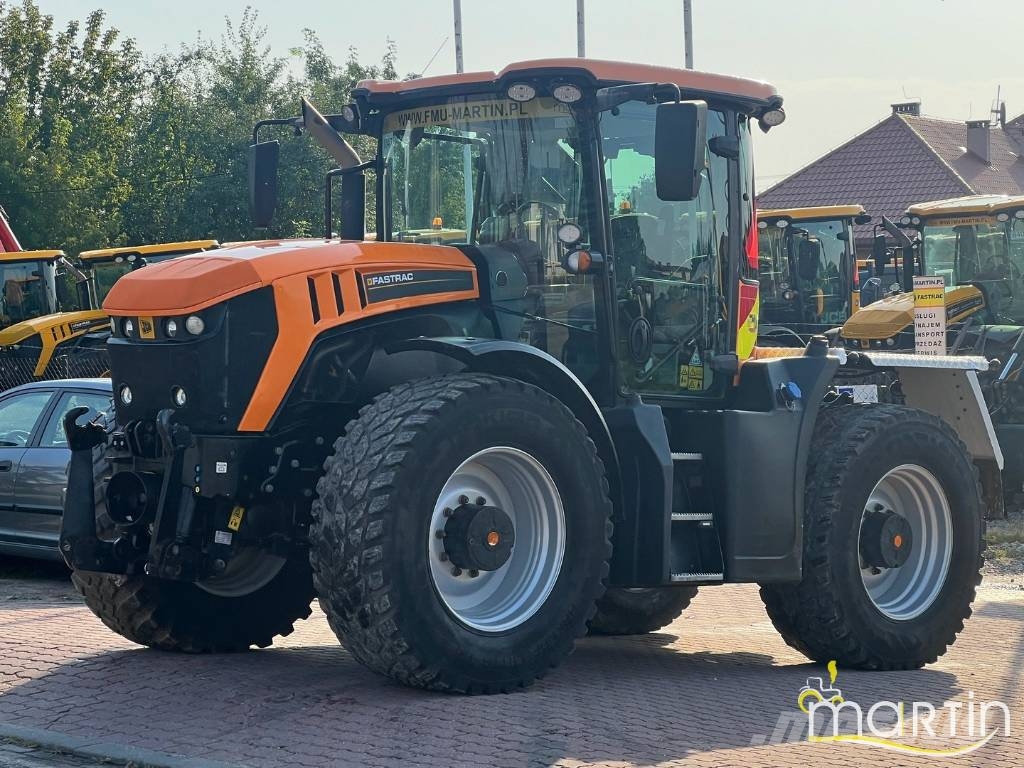 JCB Fastrac 4220 Traktorit
