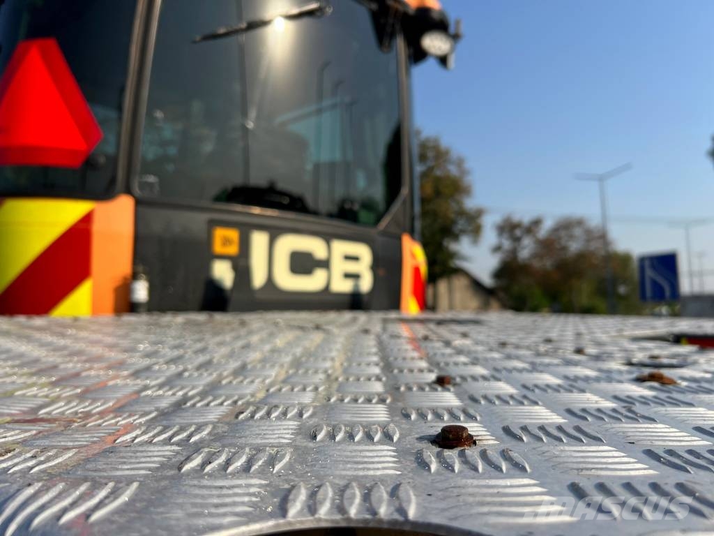 JCB Fastrac 4220 Traktorit
