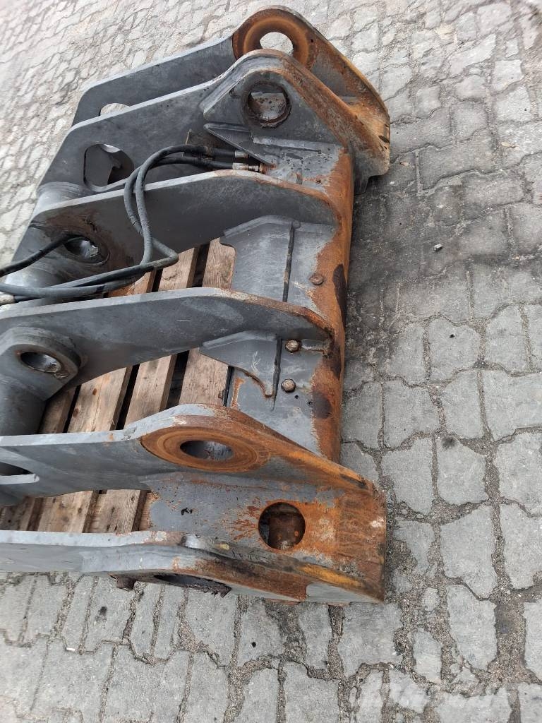 Volvo Quick coupler Volvo L150/ L180 / L220 موصلات سريعة