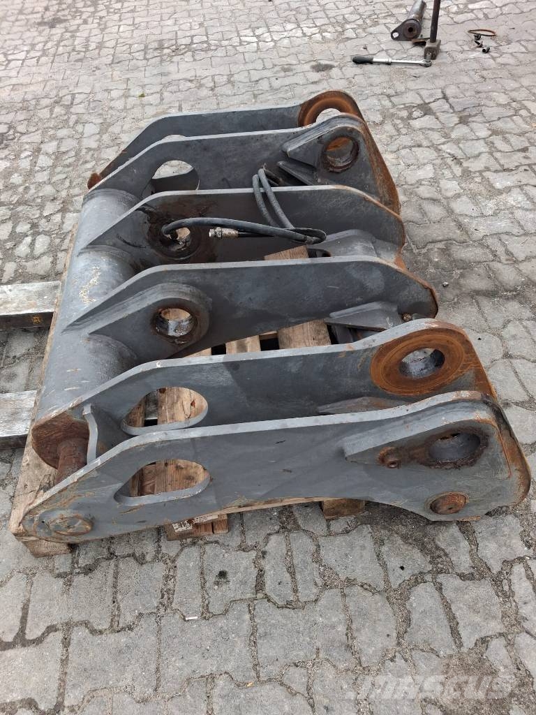 Volvo Quick coupler Volvo L150/ L180 / L220 موصلات سريعة