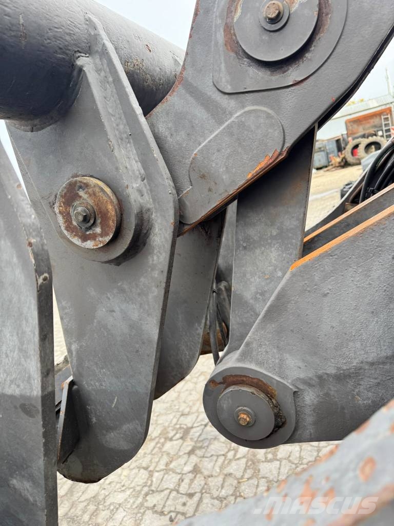 Volvo Quick coupler Volvo L150/ L180 / L220 موصلات سريعة