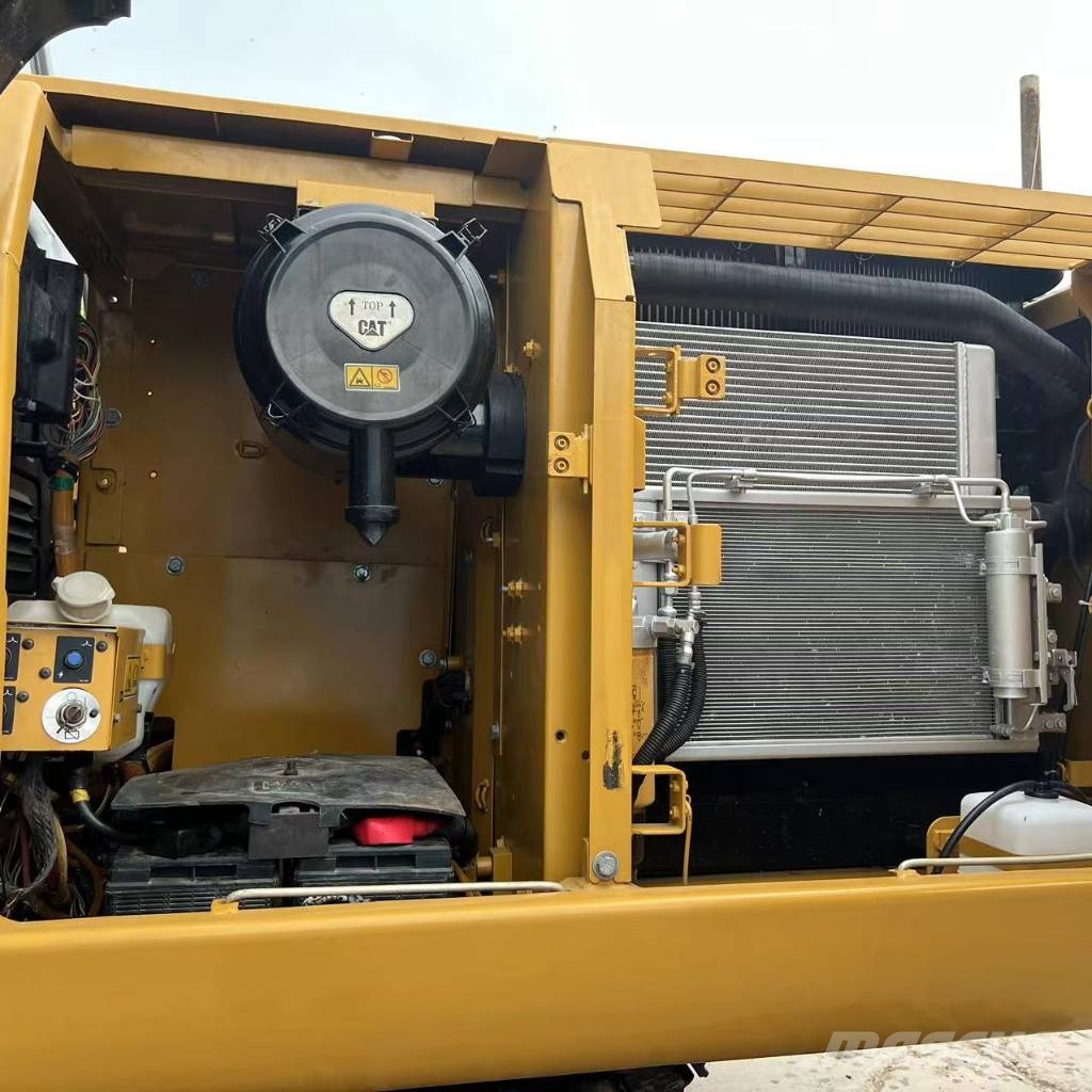 CAT 323D2L Midigraafmachines 7t - 12t