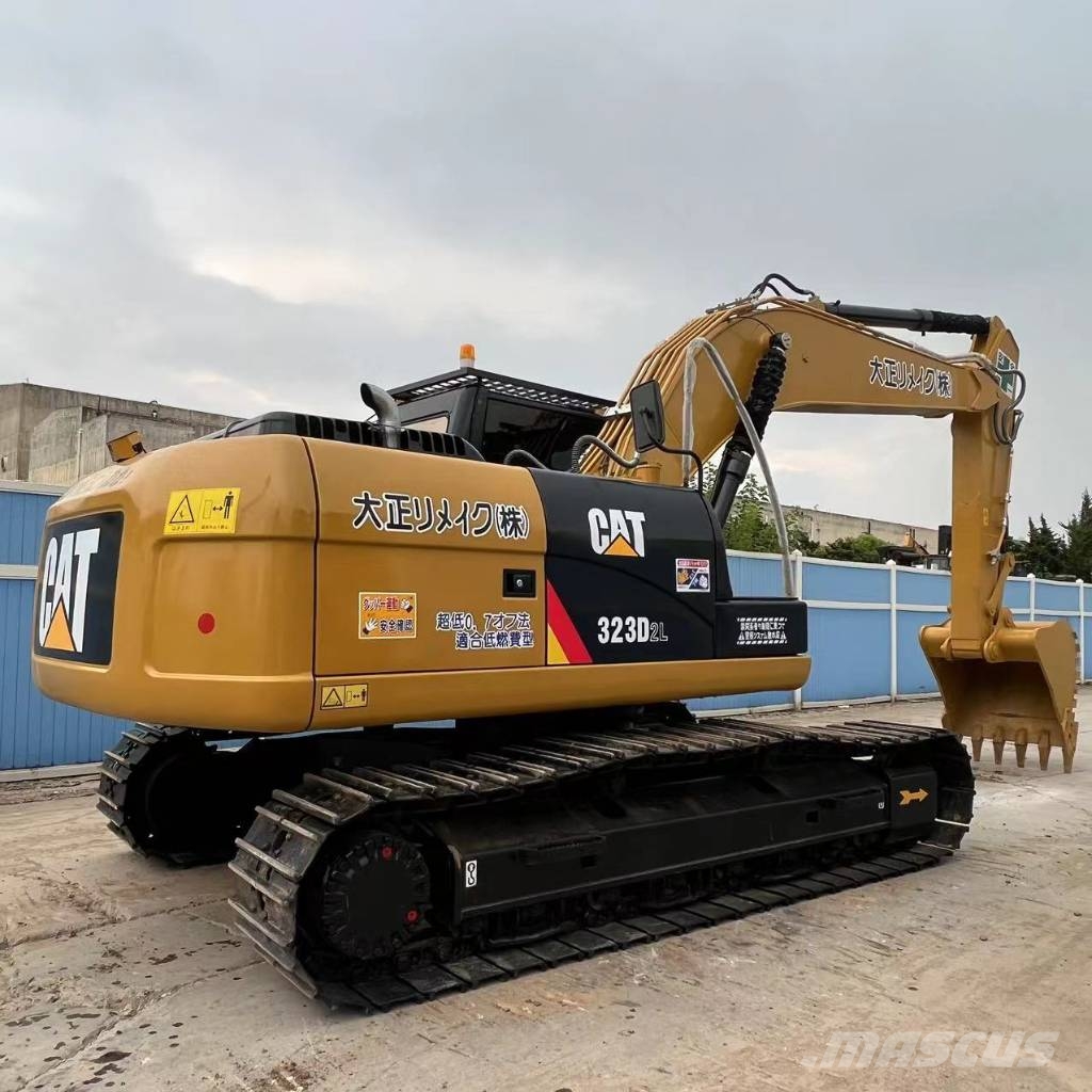 CAT 323D2L Midigraafmachines 7t - 12t