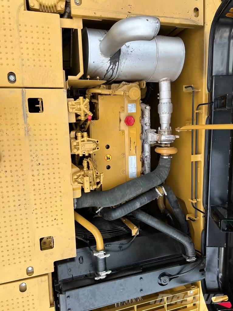 CAT 323D2L Midigraafmachines 7t - 12t