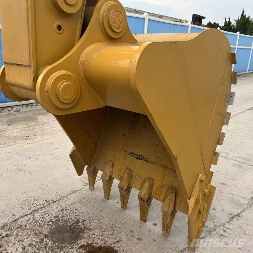 CAT 323D2L Midigraafmachines 7t - 12t