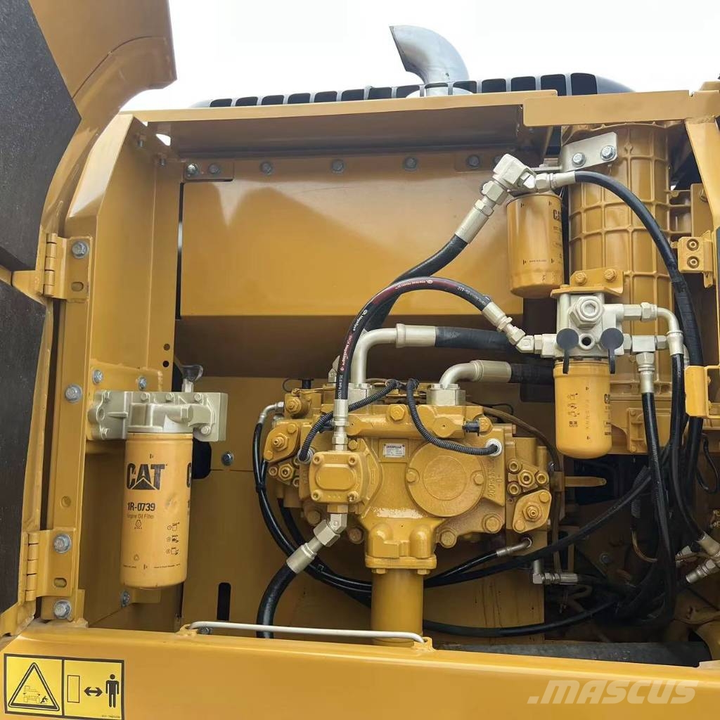 CAT 323D2L Midigraafmachines 7t - 12t