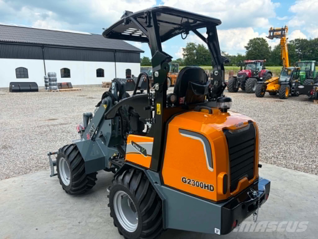 GiANT G 2300 HD لوادر صغيرة