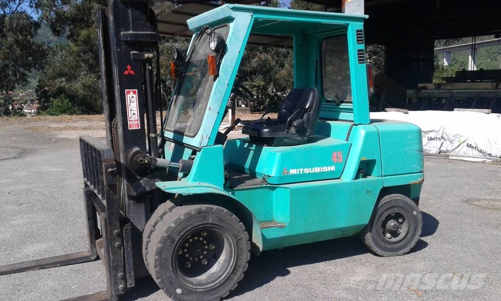 Mitsubishi FD45K2 Dizelski viličarji