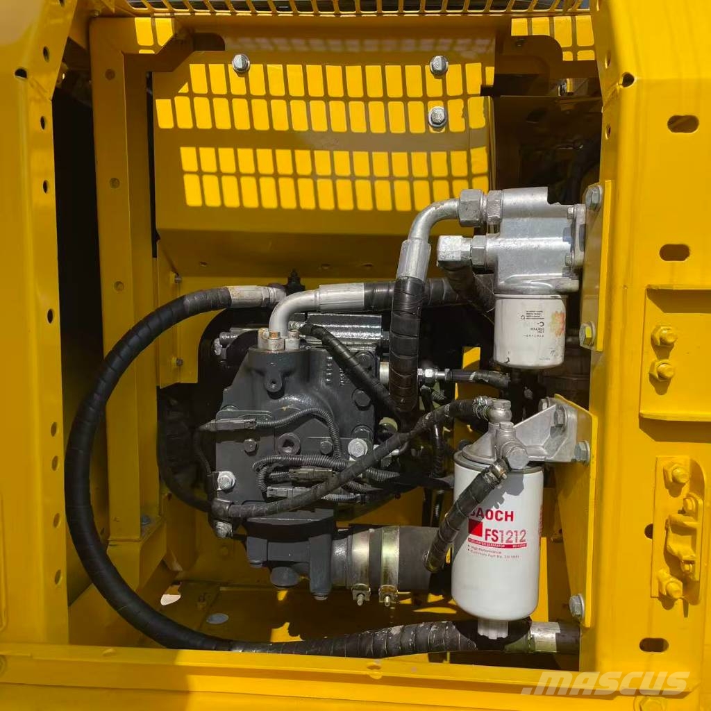 Komatsu PC 130 Paletli ekskavatörler