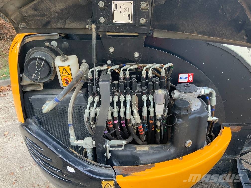 JCB 8026 CTS Mini bagri <7t