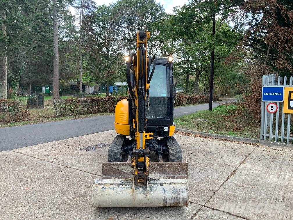 JCB 8026 CTS Mini bagri <7t