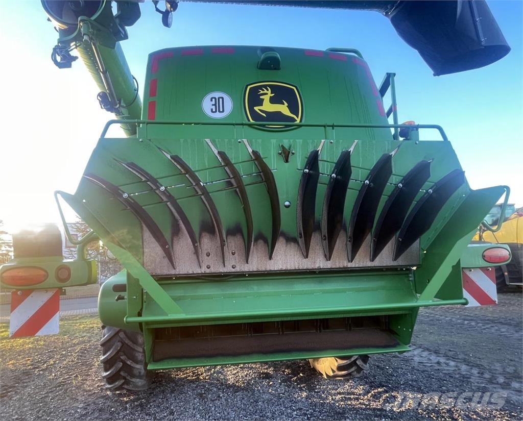 John Deere T 670 i Leikkuupuimurit
