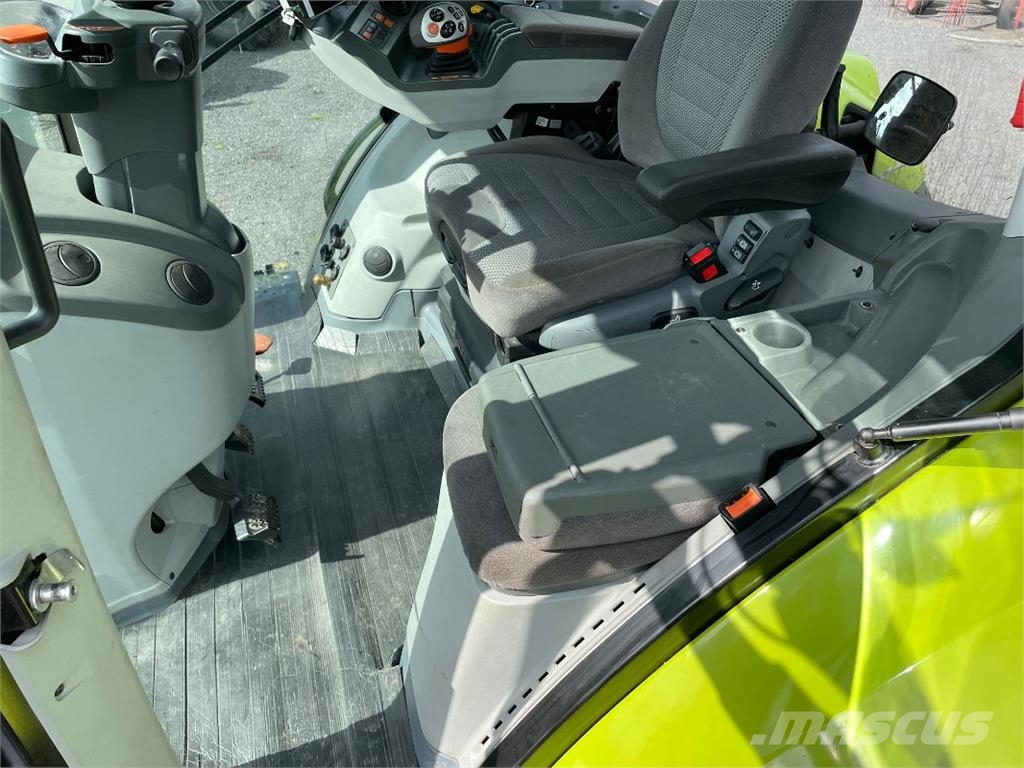 CLAAS Axion 810 CM 트랙터