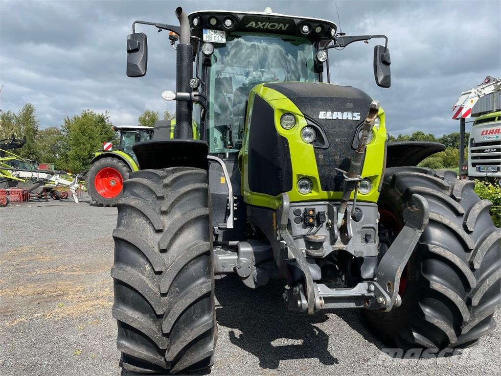 CLAAS Axion 810 CM 트랙터