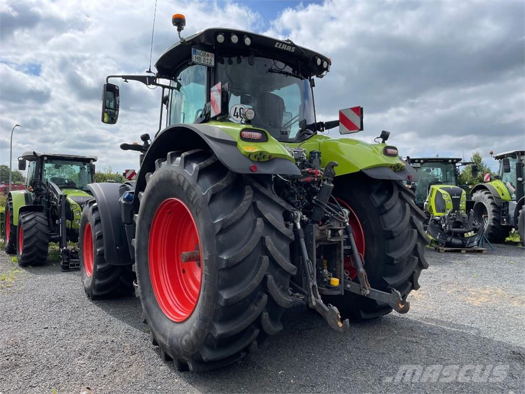CLAAS Axion 810 CM 트랙터