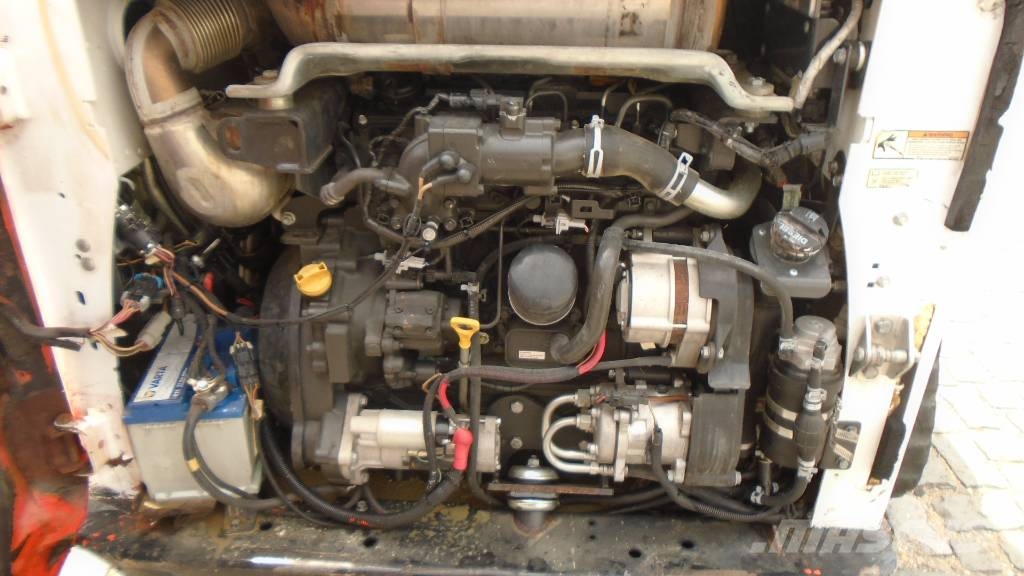 Bobcat T 770 لوادر انزلاقية التوجيه