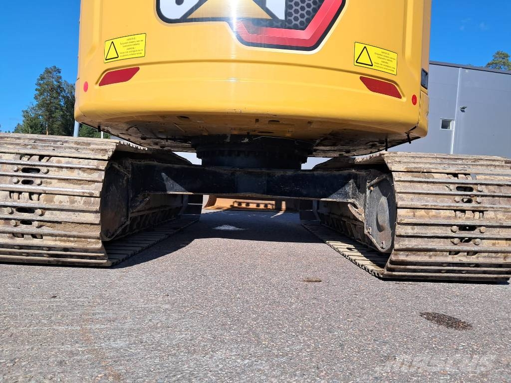 CAT 325 Telakaivukoneet