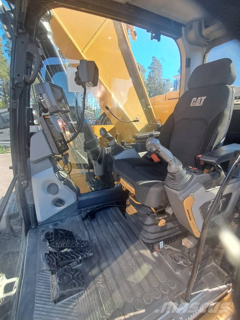 CAT 325 Telakaivukoneet