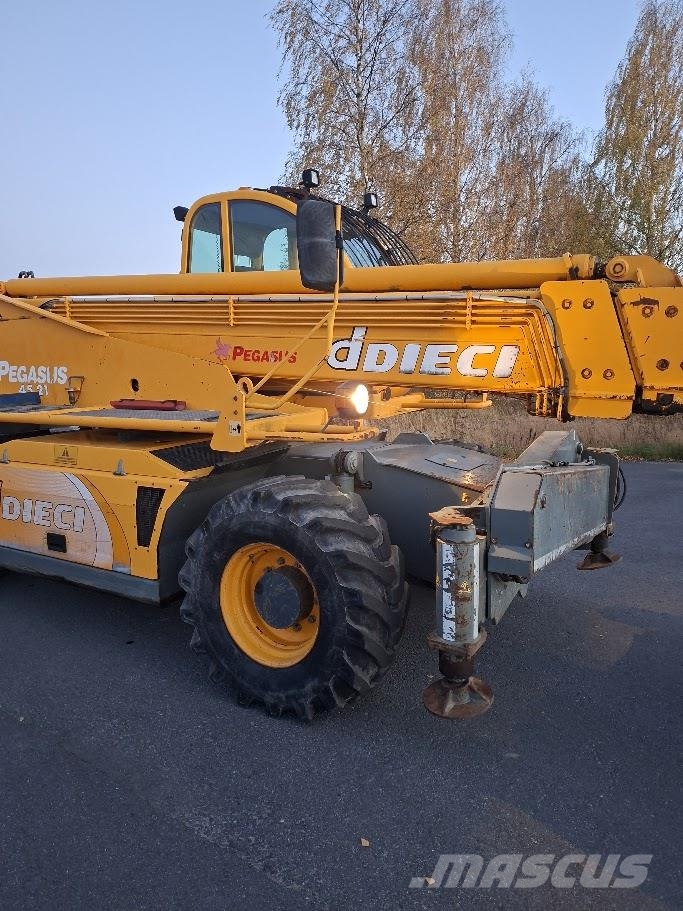 Dieci Pegasus 45.21 مناولات متداخلة
