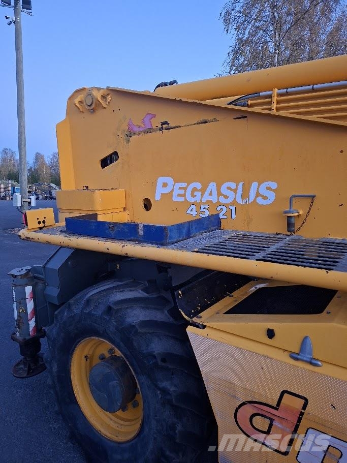 Dieci Pegasus 45.21 مناولات متداخلة