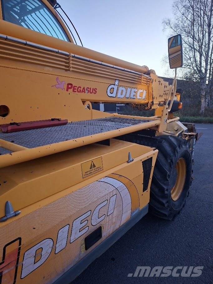 Dieci Pegasus 45.21 مناولات متداخلة