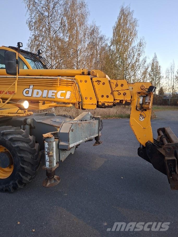 Dieci Pegasus 45.21 مناولات متداخلة
