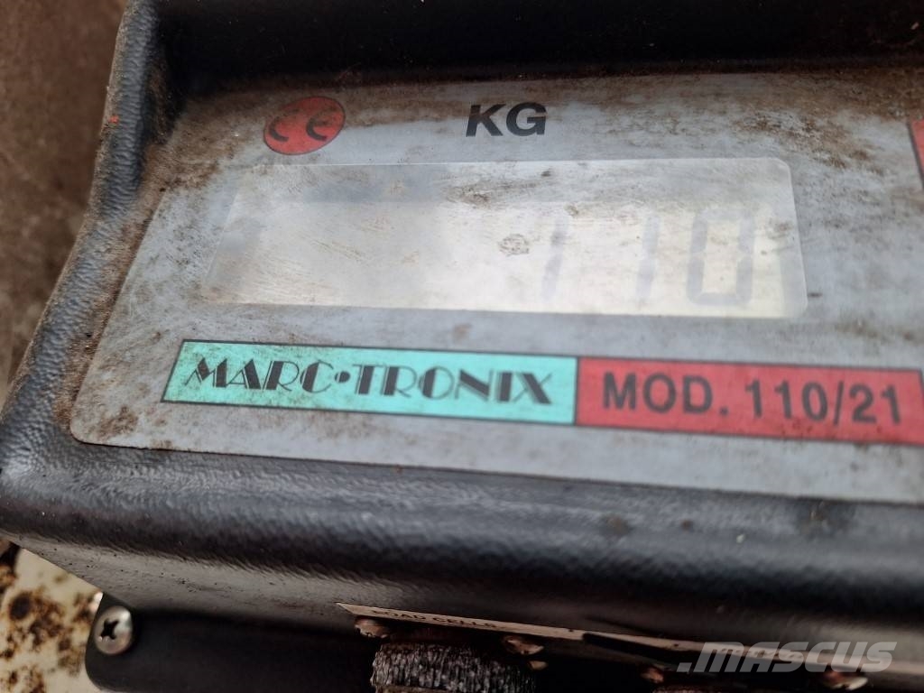 Luclar Unifeed system 7m³ Миксер Фидери